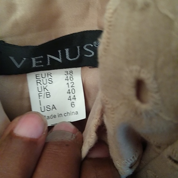 Beautiful ladies dress size 6 - Picture 3 of 5